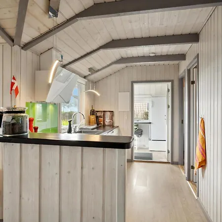 Awesome In Bjert With Wifi Casa vacanze Binderup Strand